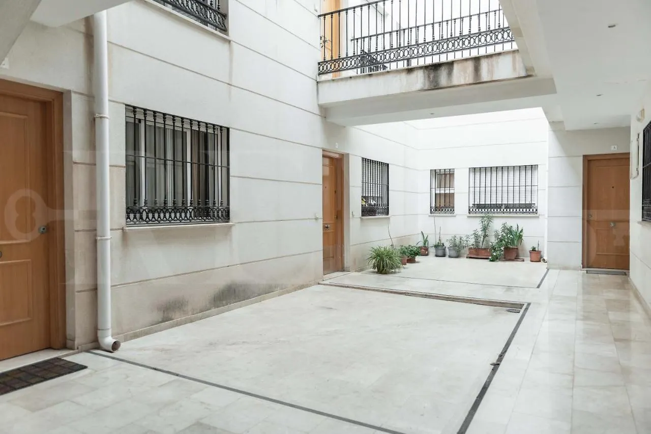 Lovely Duplex With Private Parking Near City Center By Rems Málaga Appartamento