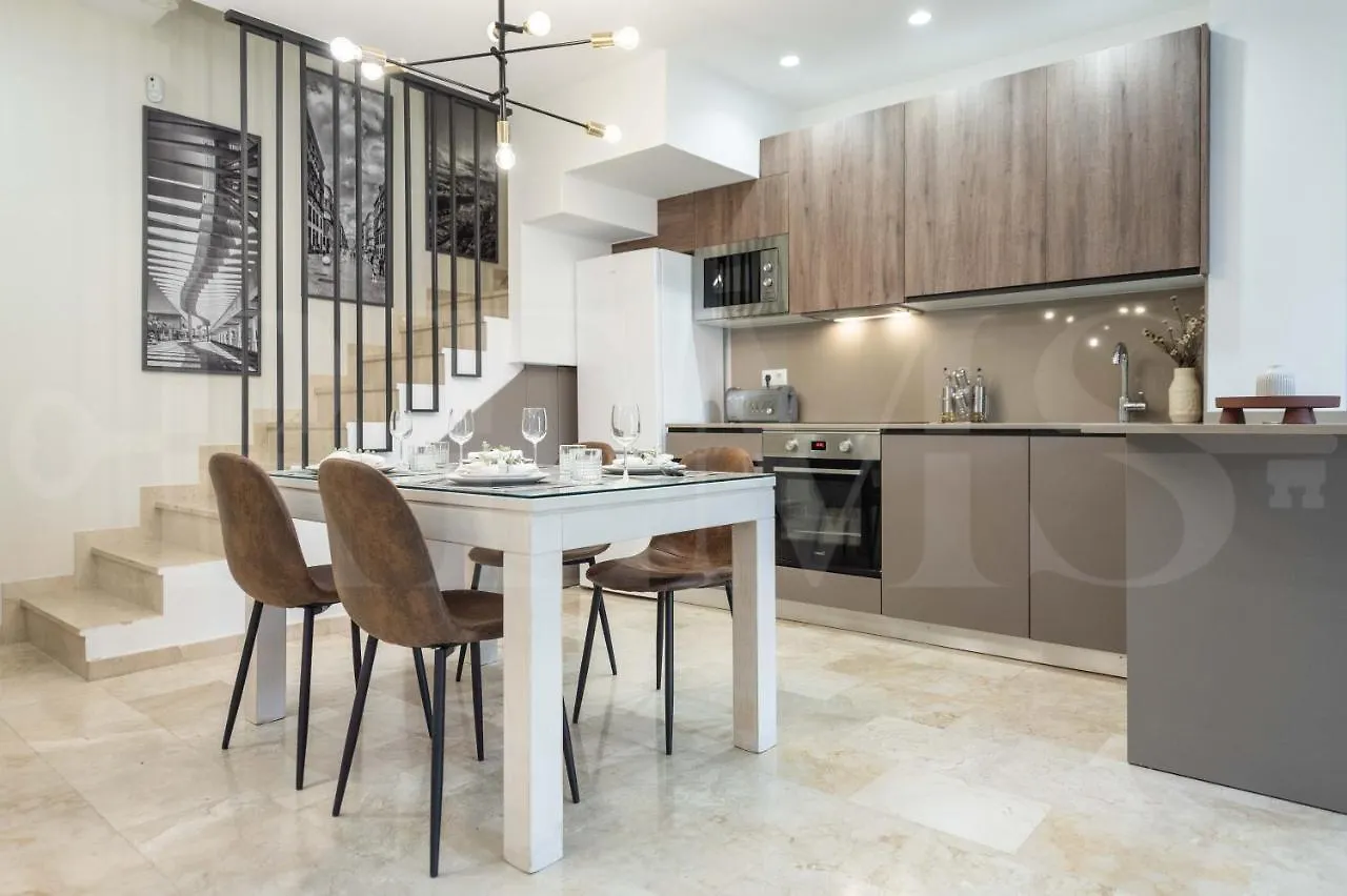 Lovely Duplex With Private Parking Near City Center By Rems Málaga Apartamento