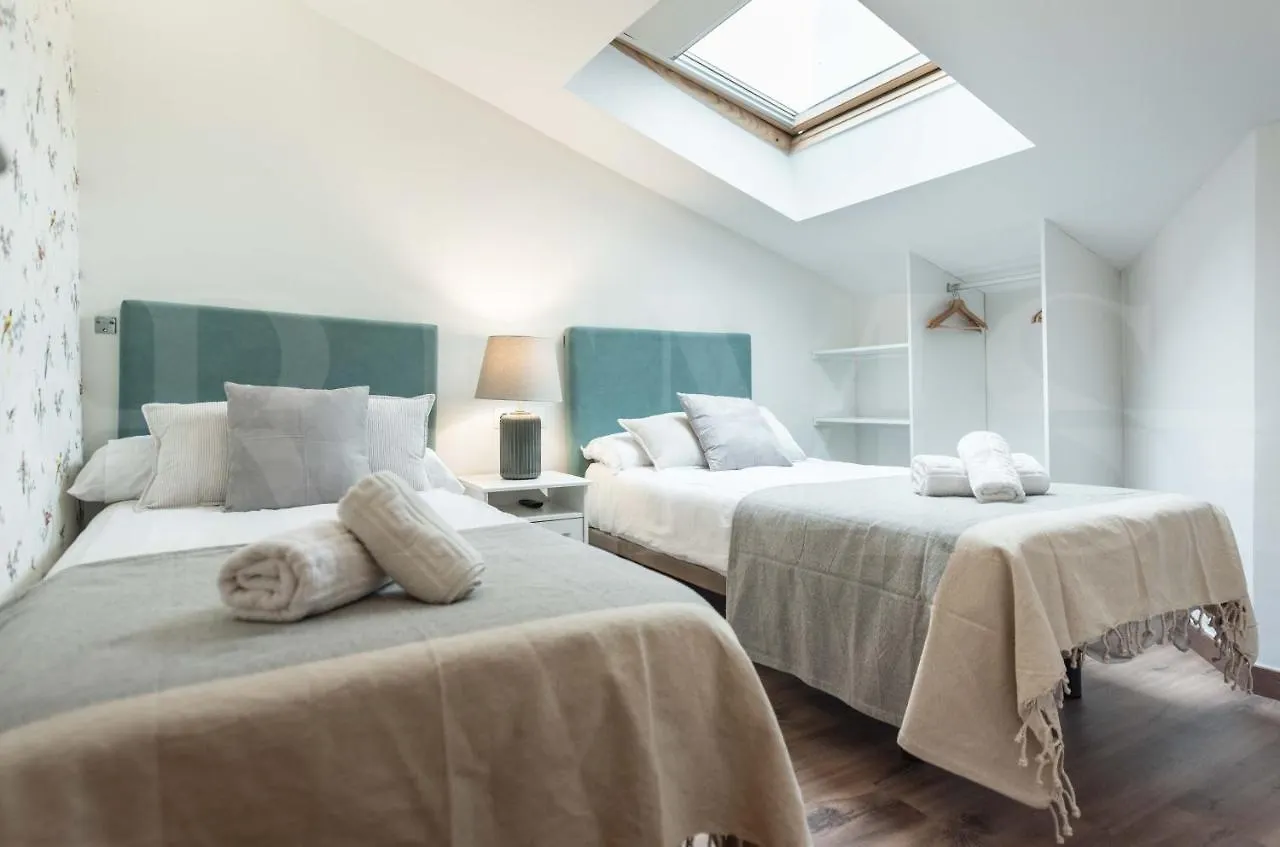 Lovely Duplex With Private Parking Near City Center By Rems Málaga