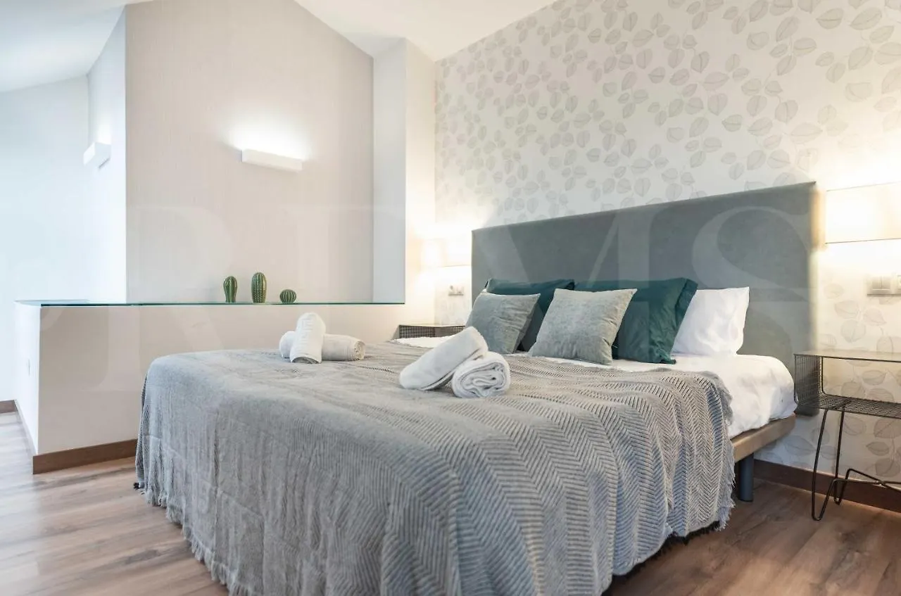 Lovely Duplex With Private Parking Near City Center By Rems Málaga