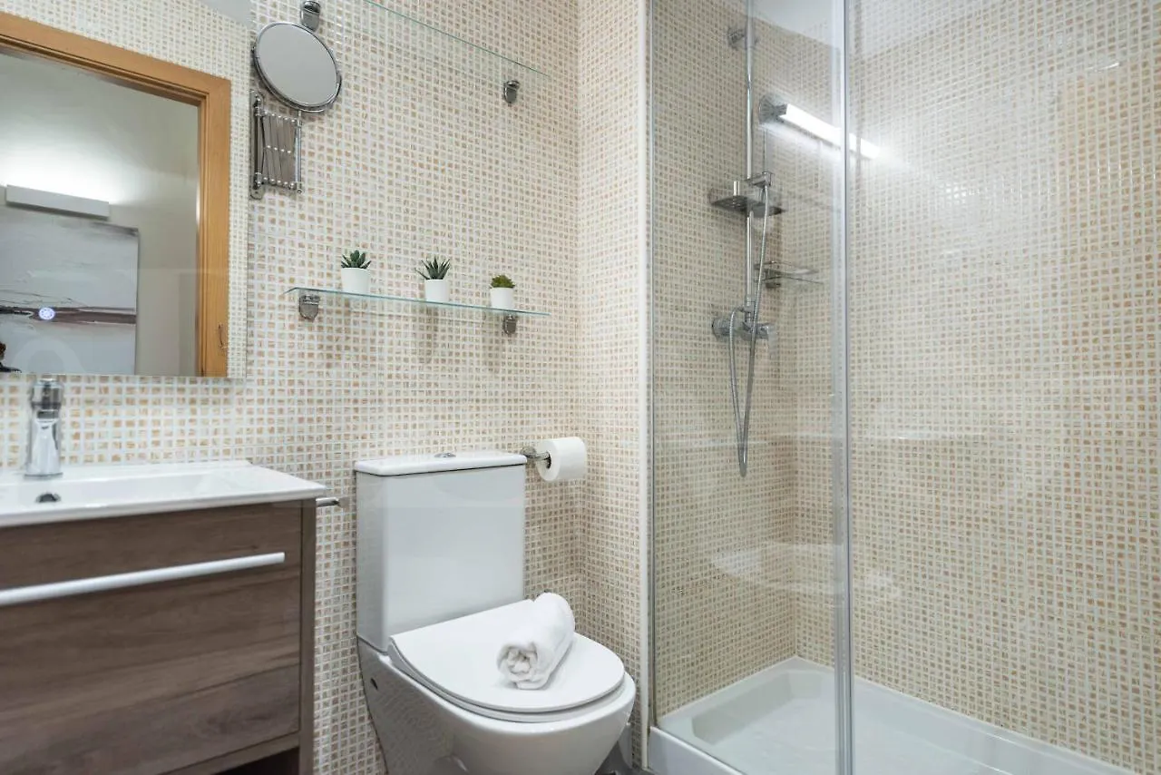 Lovely Duplex With Private Parking Near City Center By Rems Málaga