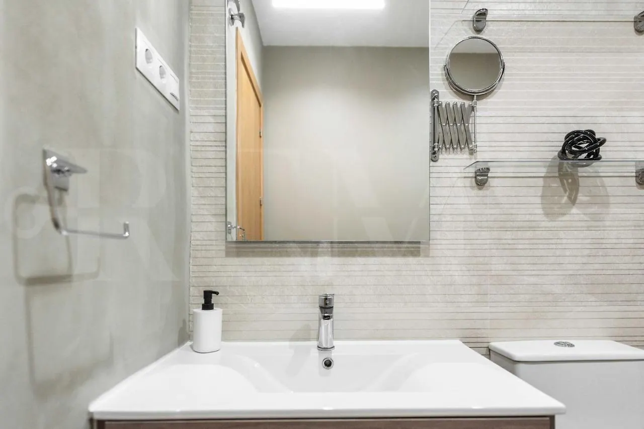 Lovely Duplex With Private Parking Near City Center By Rems Málaga